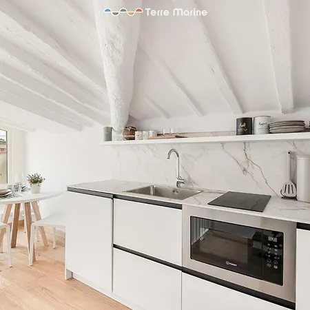 Le Dimore Dei Fiori, Terre Marine