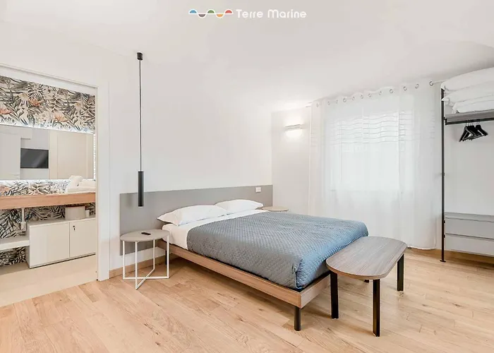 Le Dimore Dei Fiori, Terre Marine Ла-Спеція