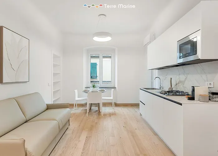 Apartment Le Dimore Dei Fiori, Terre Marine