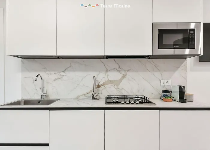 Apartment Le Dimore Dei Fiori, Terre Marine